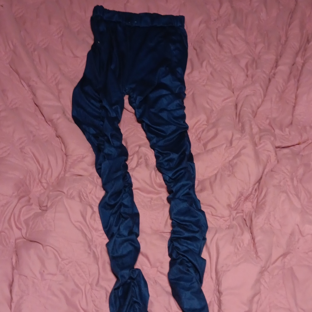 Small blue bunched up leggings
